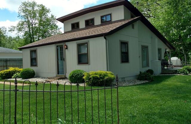 Cozy Country Escape - Convenient to New Buffalo, Notre Dame & Amazon data center