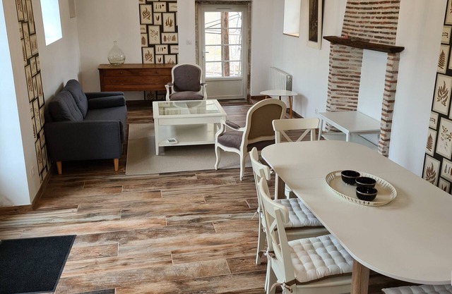 Cozy Countryside Gite with Private Garden Near Loire Castles
