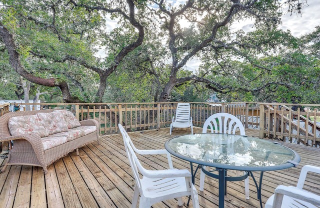 Cozy Couple's Cottage w/View Near Canyon Lake!