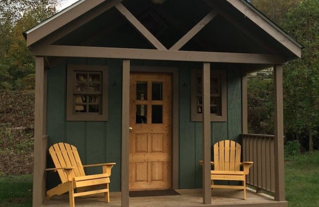 Cozy Couples Cabin w/Mountain Views