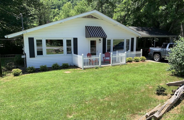 Cozy Creek side 3 Bedroom Home