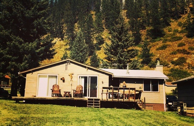 ~ Cozy Creek Side Cabin ~ Nature ~ Peaceful ~ Relax ~Family!