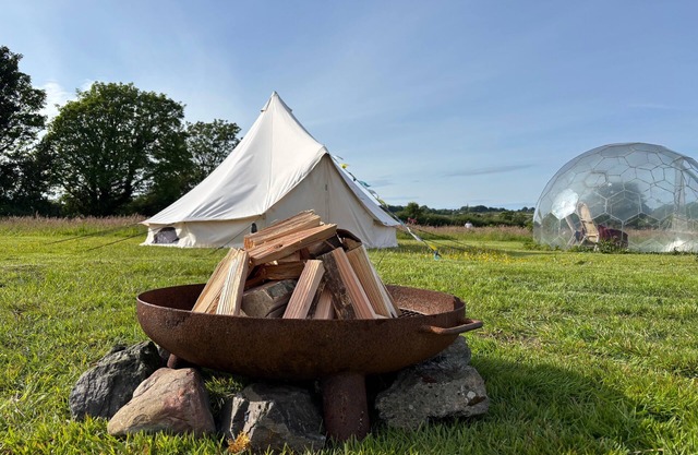 Cozy Dog Friendly Hot Tent With Log Burner & Logs