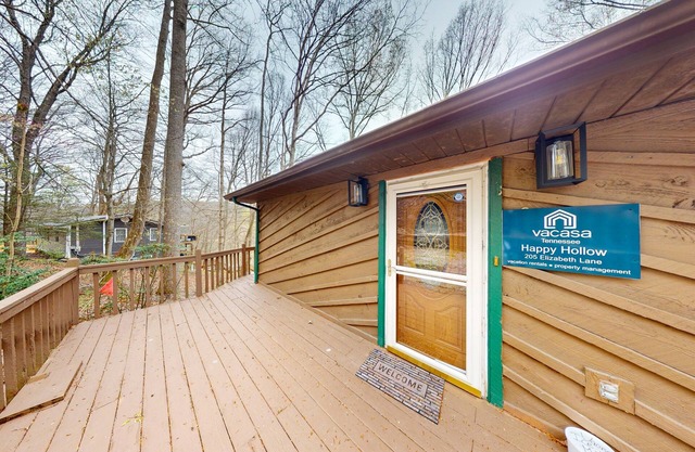 Cozy Dog-Friendly Lake Duplex with Foosball, Dartboard & Luxe Kitchen