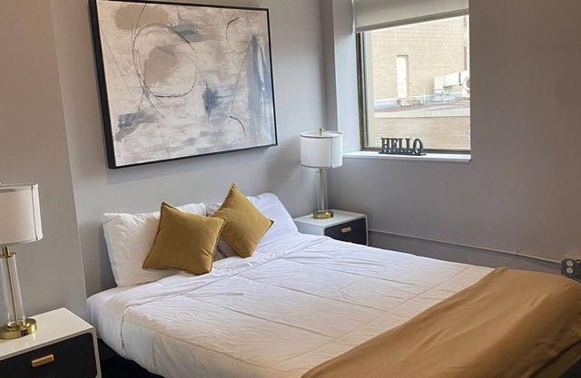 Cozy Downtown 1BR Apt near Convention Center