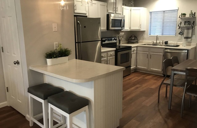 Cozy downtown Prescott Apartment