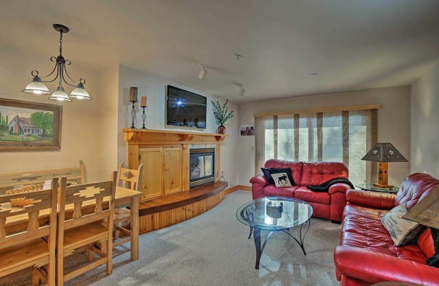 Cozy Driggs Condo w/Hot Tub & Ski Shuttle Service
