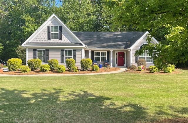 Cozy East Athens Ranch -close to downtown & UGA