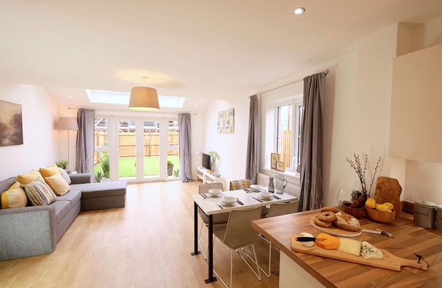 Cozy entire home with 2 bedroom in Leeds