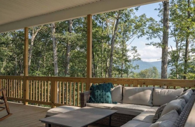 Cozy Escape @ the Shenandoah Cottage