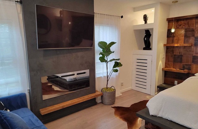 Cozy Exotic Studio Retreat