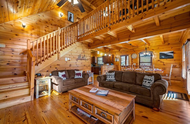 Cozy Fall Escape with Hot Tub & Games – October & Holiday Dates Available!