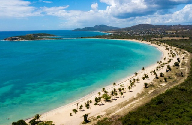 Cozy Family Fruit Farm - 2 Tents 10 Ft. Stay Nature Campsite, Vieques with WiFi