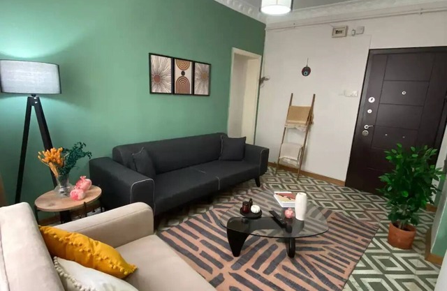 COZY FLAT STEPS AWAY FROM ISTANBUL BOSPHORUSn