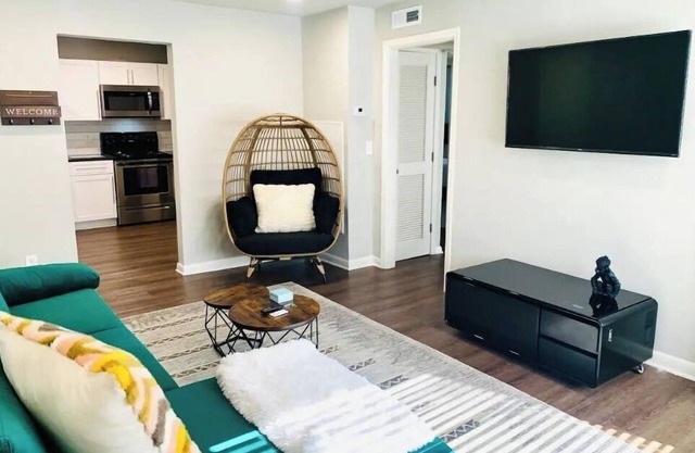 Cozy Flat with a Taste of Luxury in the ❤️ of ATL