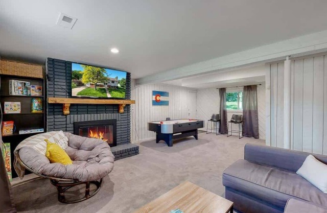 Cozy Four-Bedroom Retreat with Fun and Air Hockey