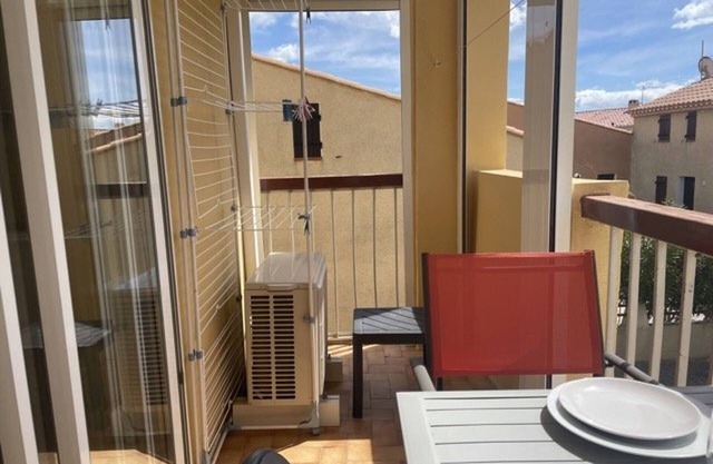 Cozy 1BR Apt with Balcony, A/C, Near Beach and Port - Sleeps 4