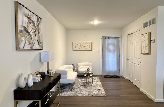 Cozy Front Lake Home in Newtown St. Charles