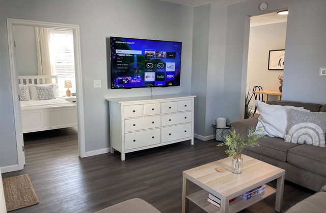 Cozy, Fully Renovated, 1 Bedroom Home in Connersville