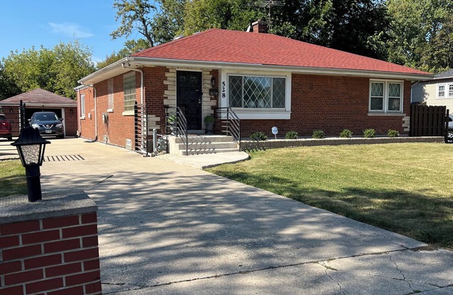 Cozy Garden Suite minutes from O'hare and Rosemont + Free Parking