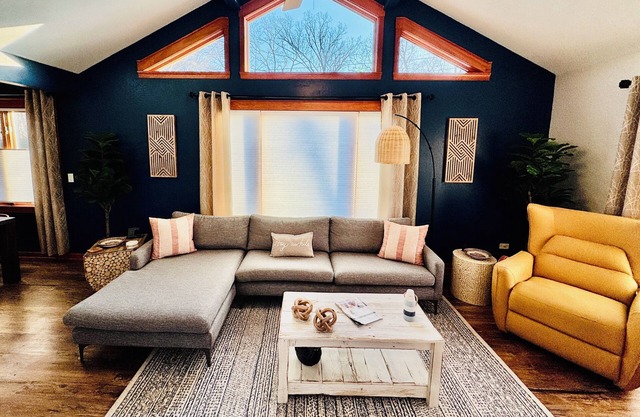Cozy Getaway by the Laken