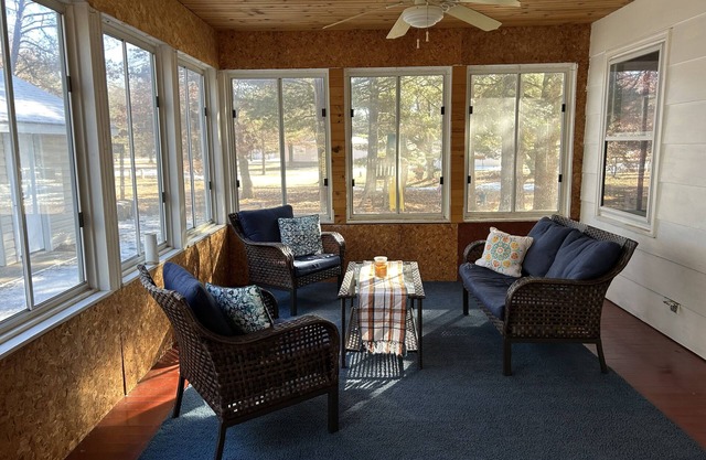 Cozy getaway near Castlerock Lake