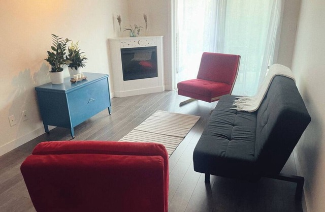 Cozy GFloor Apartment in Downtown Maple Ridge