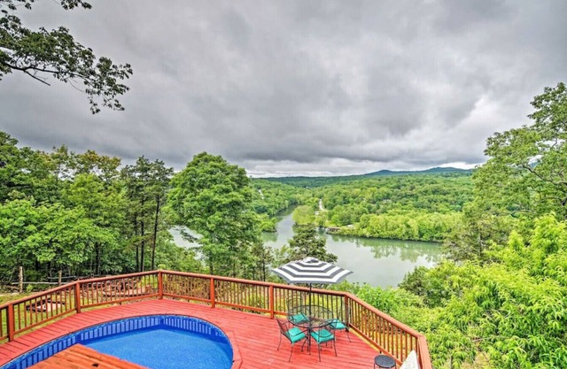 Cozy glam Branson area private pool/hot tub