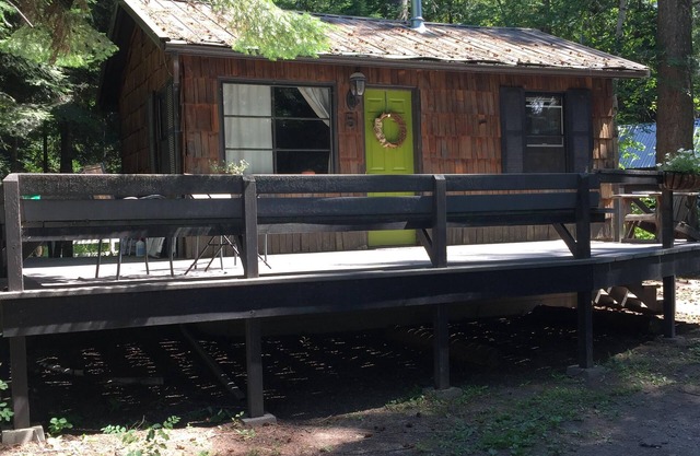 Cozy Guest Cabin Near River, Lake, And Hiking Access.