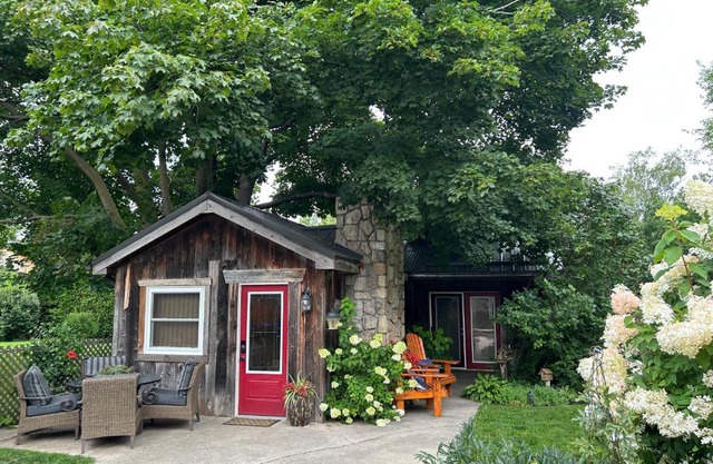 Cozy Guest House close to Wasaga Beach & Blue Mtn