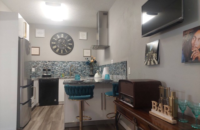 Cozy Guest House in Golf Course Community Minutes to Adventure Island