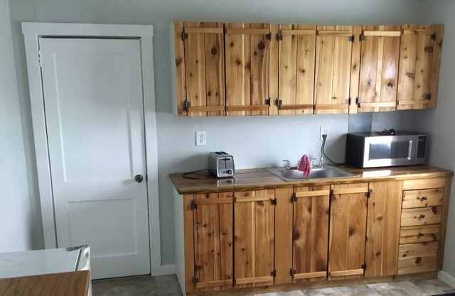 Cozy guest house , very private and pet friendly
