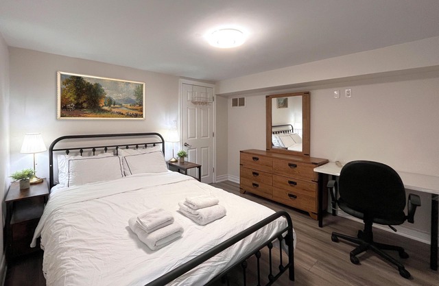 Cozy Guest Suit Basement Fully Private with Parking