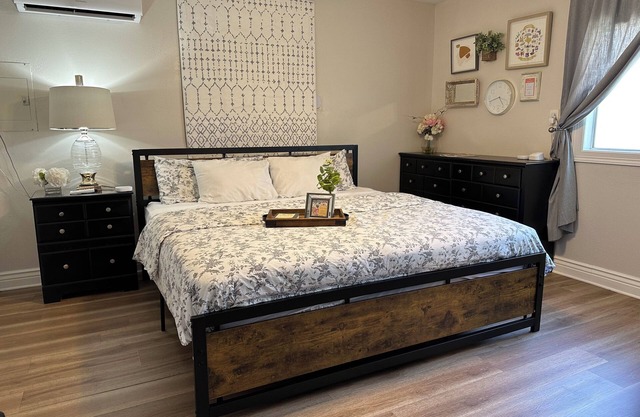 Cozy Guesthouse Retreat with King size Suite!