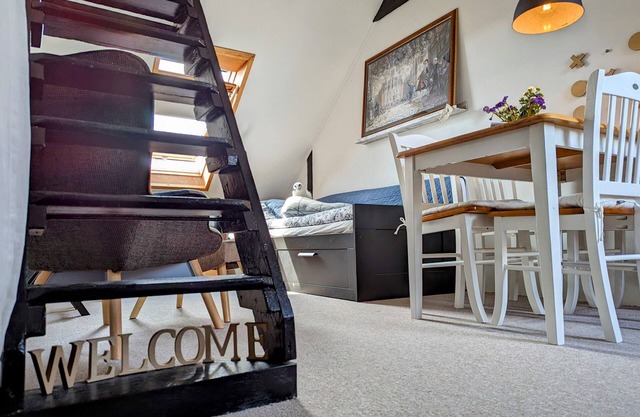 Cozy Haven - bright small rooms, near the airport, easy Public Tr@nsport