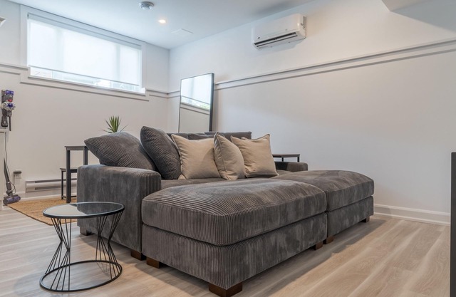 Cozy Haven in Port Hope: Explore, Relax, Recharge