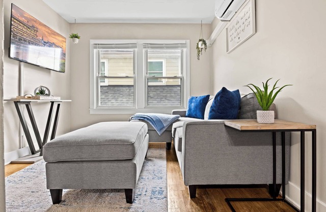Cozy Historic Retreat | Heart of the Highlands!