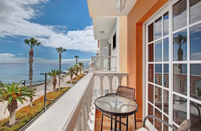 Cozy Holiday Apartment “Apartamento Carla 2A” in Playa San Juan with Sea View