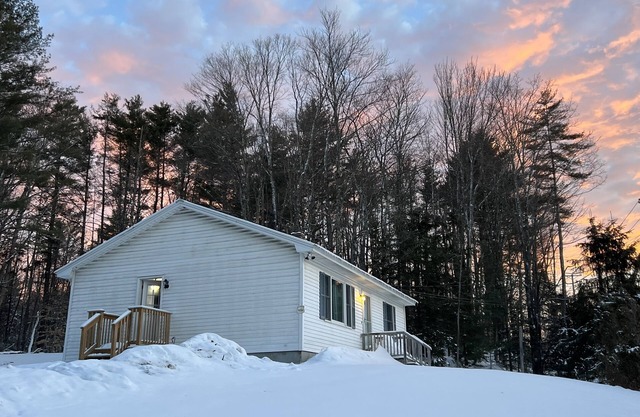 Cozy home 13 minutes from Killington- child & dog friendly