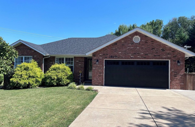 Cozy Home By CoxHealth Medical Center in Springfield