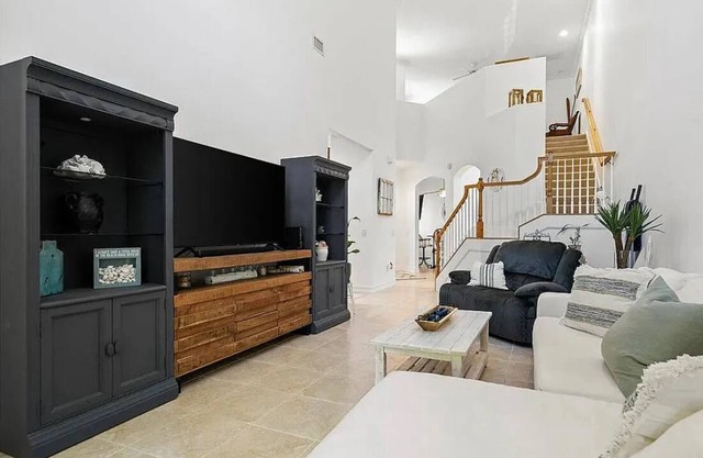 Cozy Home by the Sea - 2 Bdrm/2.5 Bath/2 Car Garage