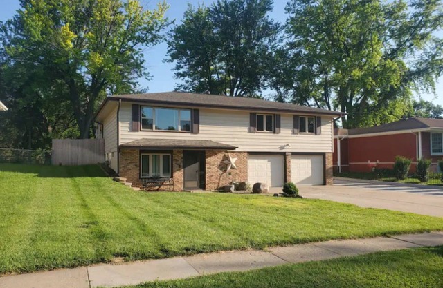 Cozy home centrally located in Omaha, NE