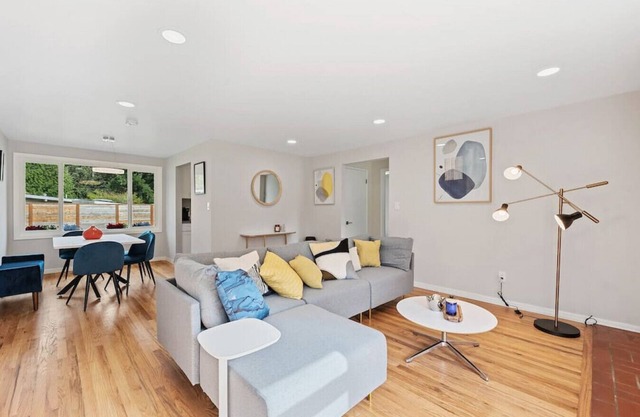 Cozy home for Family/business next to Microsoft