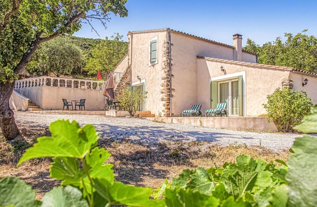 Cozy home in Cabrerolles