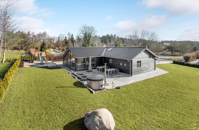 Cozy home in Ebeltoft with sauna