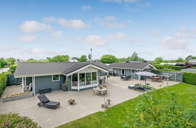 Cozy home in Egå with kitchen