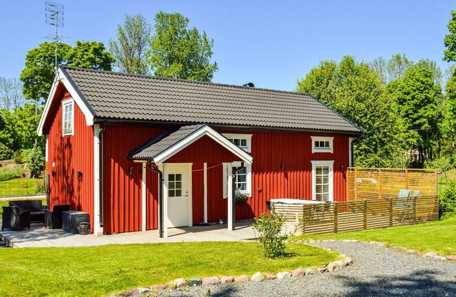 Cozy home in Herräng with WiFi