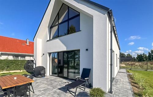 Cozy Home In Mscice With House Sea View