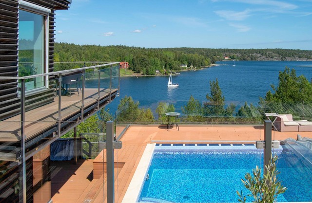 Cozy home in Saltsjöbaden with sauna