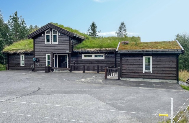 Cozy home in Stryn with sauna